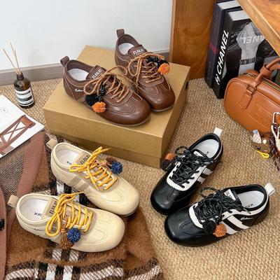 Внутренняя высота увеличена на 5 см~ ретро универсальные немецкие тренировочные туфли для женщин на начало осени 2025 года, новые помпоны не надоедают