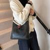 Autumn and Winter New Lamb Wool Splicing Fashionable and Casual Retro Tote Underarm Bag Trendy Bag
