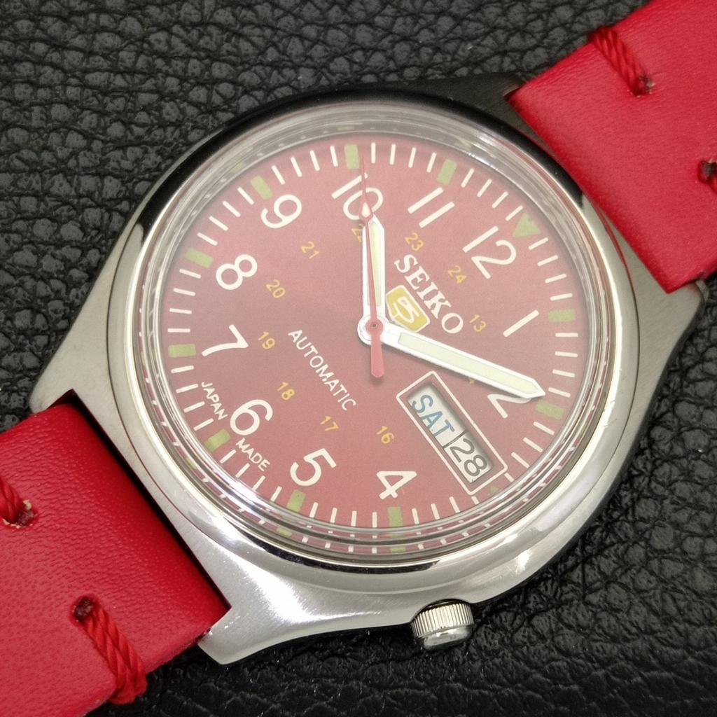 VINTAGE SEIKO 5 AUTOMATIC 7009A JAPAN MENS MAROON COLOR DIAL WATCH A702323-5 R124-a702323