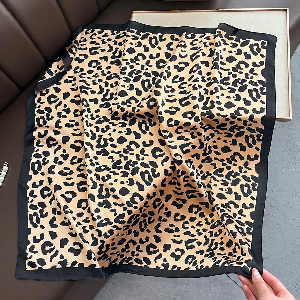 Classical Leopard Print Neckerchief 70*70 Cm Silk Square Scarf Women Soft Satin Headscarf Hijab Female Headband Foulard Decorate