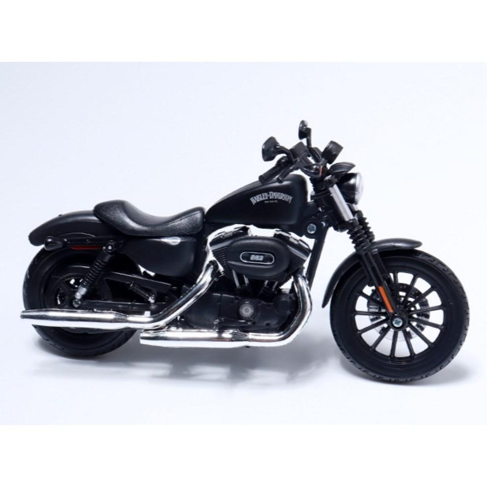 Maisto 1:12 Harley-Davidson Sportster Iron 883 Diecast Motorcycle Model (Matte Black)