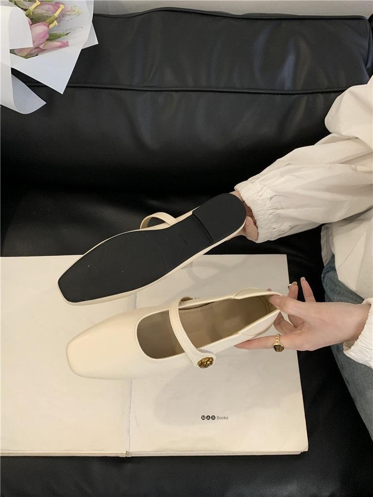 2025 Spring and Autumn Korean Version of Xiaoxiangfeng Chic Soft Sole Soft Leather Square Head Shallow Mouth One-word Buckle Flat Heel Mary Jane Shoes