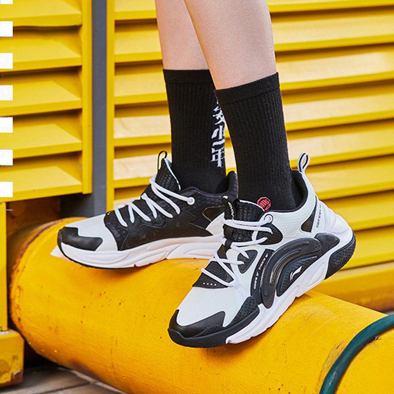 Li Ning Starfire Trendy Versatile Casual Sneakers Mid-Top Lifestyle Shoes Women Sneakers Black White AGLR018-2