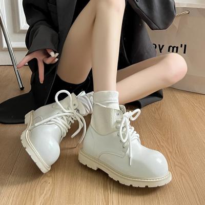 Ретро белые британские мартинсы на толстой подошве с внутренней платформой, увеличивающей рост, женские 2025 новые осенние с юбкой и тонкими короткими ботинками