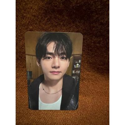 Использованная официальная фотокарточка BTS V