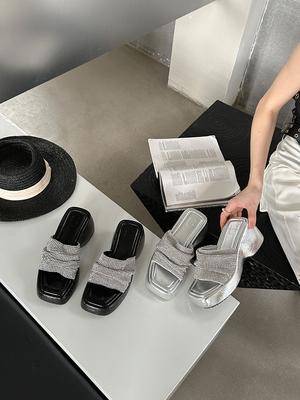 Модные летние женские босоножки, шлепанцы, тапочки, черные, серебристые, со стразами, на танкетке, высокие каблуки, туфли-лодочки для вечеринок, размер 35-39, сексуальные босоножки