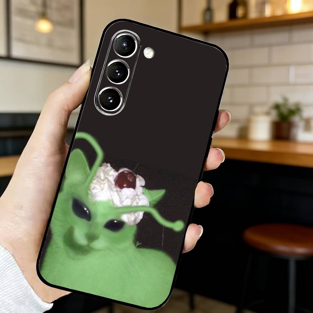 Funny Green Alien Cat Phone Case For Samsung S21,22,20,30,22 plus,23,30 ultra Silicone Cover