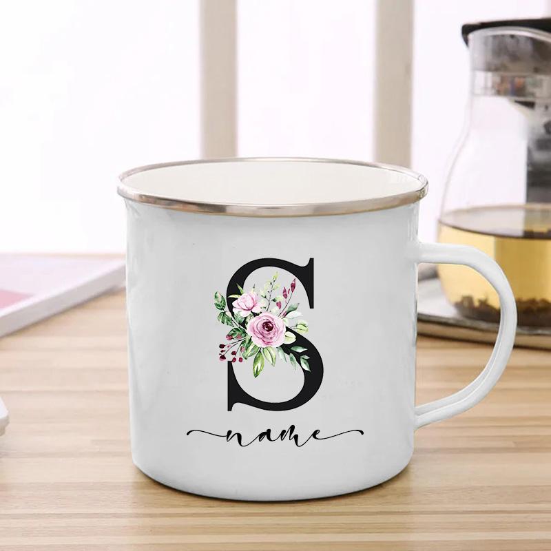 26 инициалов, черная буква, фиолетовый цветочный принт, эмалированная кружка, креативные кофейные чашки, дорожная чашка, персонализированные подарки, кружки для напитков