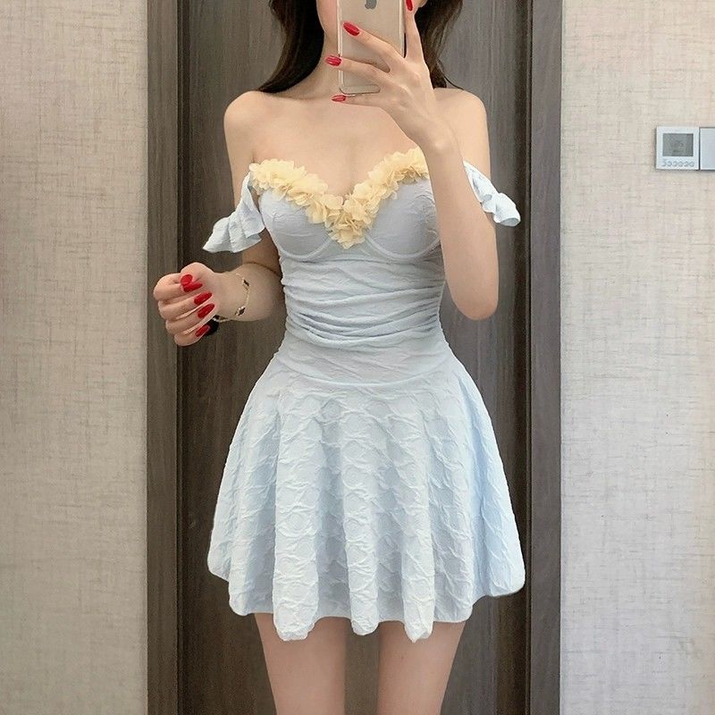 Pure desire wind swimsuit one-piece skirt type sexy pure desire wind bath hot spring vacation small breasts gather fairy summer