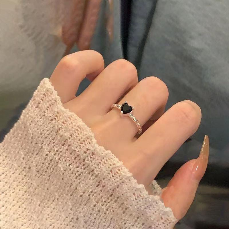 Женское кольцо с черным цирконом, новое модное кольцо 2024 года