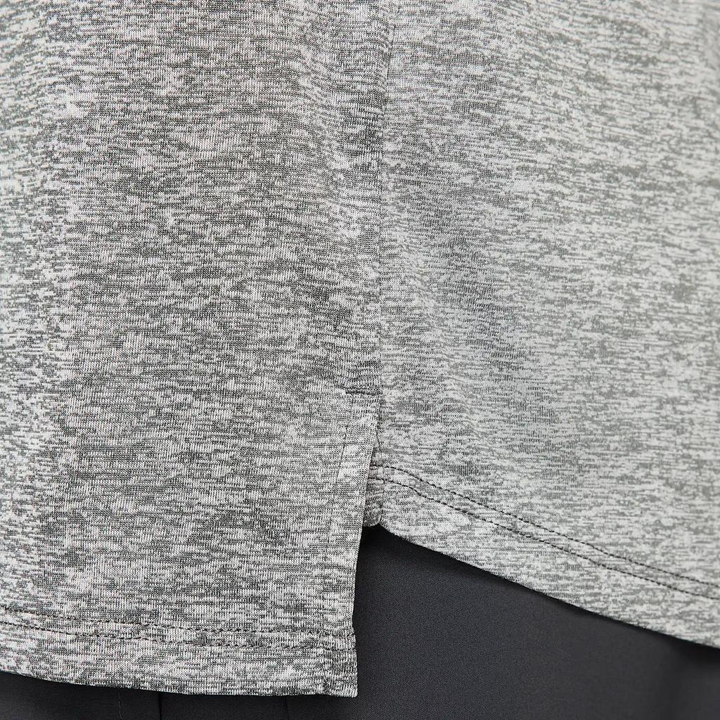 Nike Футболки мужские дымчато-серые с круглым вырезом HV5204-084