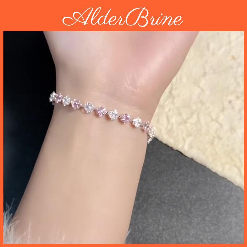 Elegant Zircon Square Hand Chain For Women With Geometric Style And Modern Look