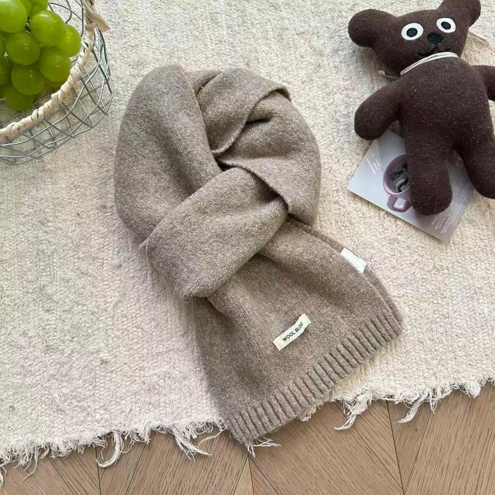 Solid color versatile wool blended knitted scarf women's autumn and winter atmosphere white soft waxy student wool scarf manufacturer