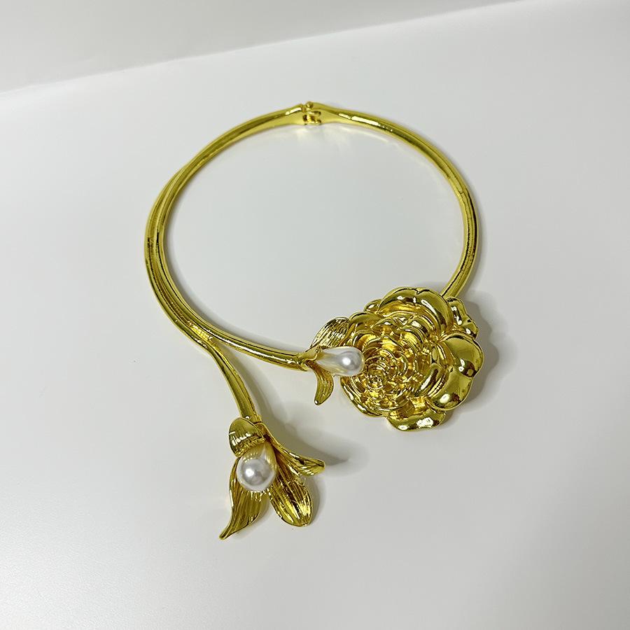 Тяжелое трехмерное жемчужное цветочное ожерелье, античный стиль, легкая роскошь, высококачественные аксессуары для ожерелий для женщин