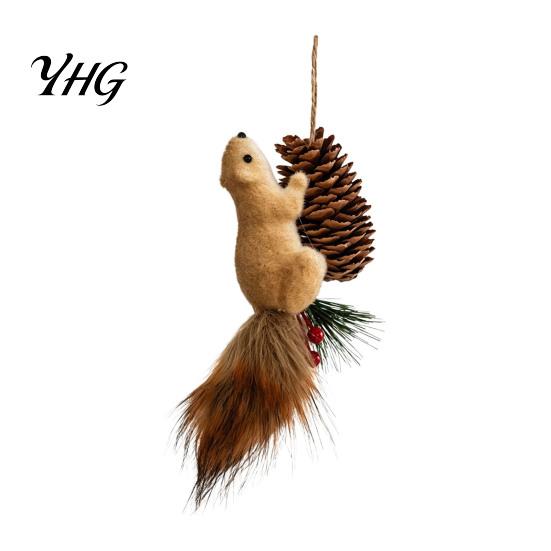 Christmas Tree Hanging Decorations Squirrel Ornaments for Tree, Cute Felt Plush Woodland with Pine Rustic Cone, Forest Animal Decoration Xmas