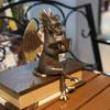 Винтажная книга для чтения, фигурка дракона, смоляная статуя летающего дракона в западном стиле, скульптура, модель, фигурка, украшение, игрушка, дом