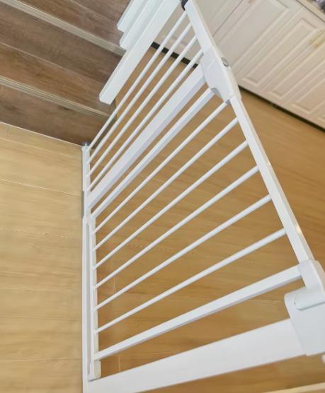 Stair safety gate, door barrier, security Stair safety gate, width 75-82cm, door barrier