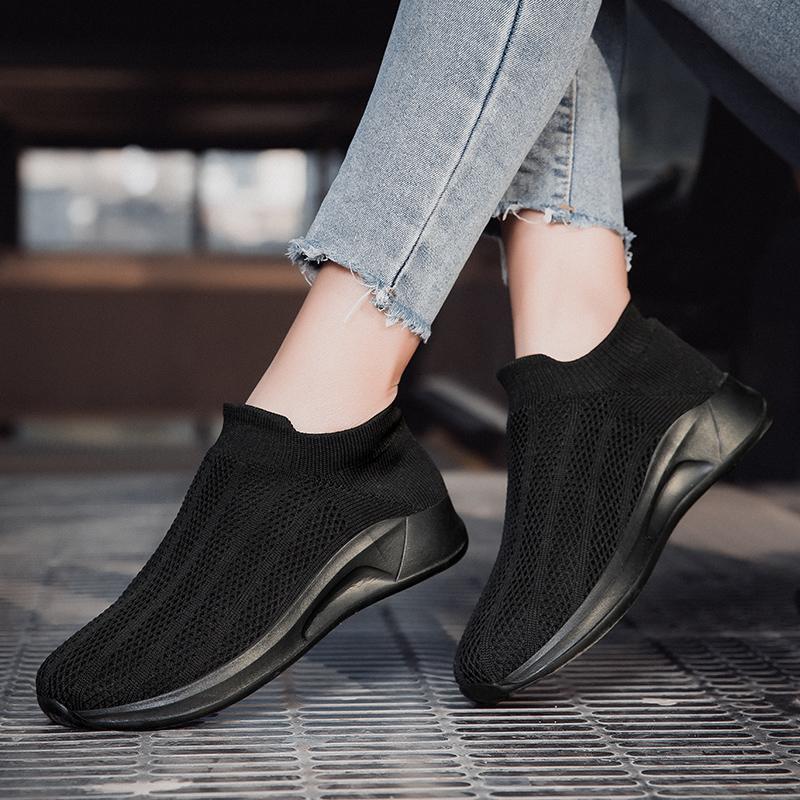 Athletics Sneakers Male Walking Shoes Sneakers Men Breathable Man Casual Shoes New Style Running Sneakers Slip On Loafers Men