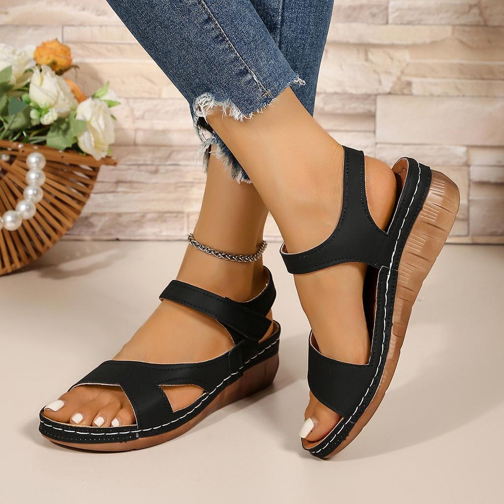 Fashion Leather Fashion Sandals Elegant Round Headed Buckle Sandals for Women Lightweight Wedge Heel Platform Sandals Sandalias De Mujer