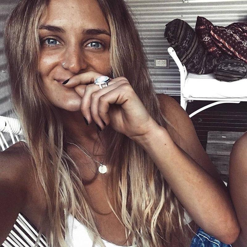 Стильное женское кольцо с лунным камнем, покрытие белой медью 30%