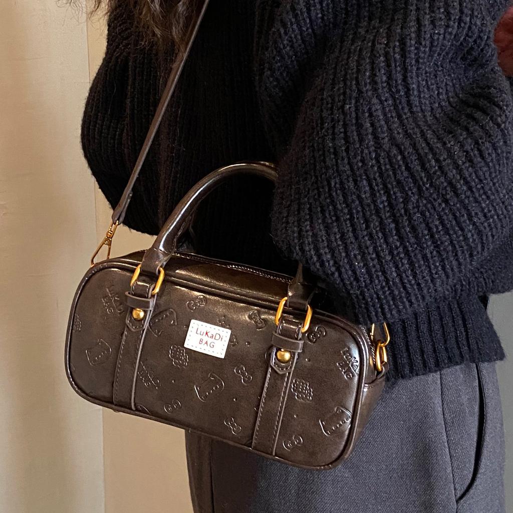 Fashion niche portable Boston bag women's 2025 new foreign retro commuter bag super fire shoulder messenger bag