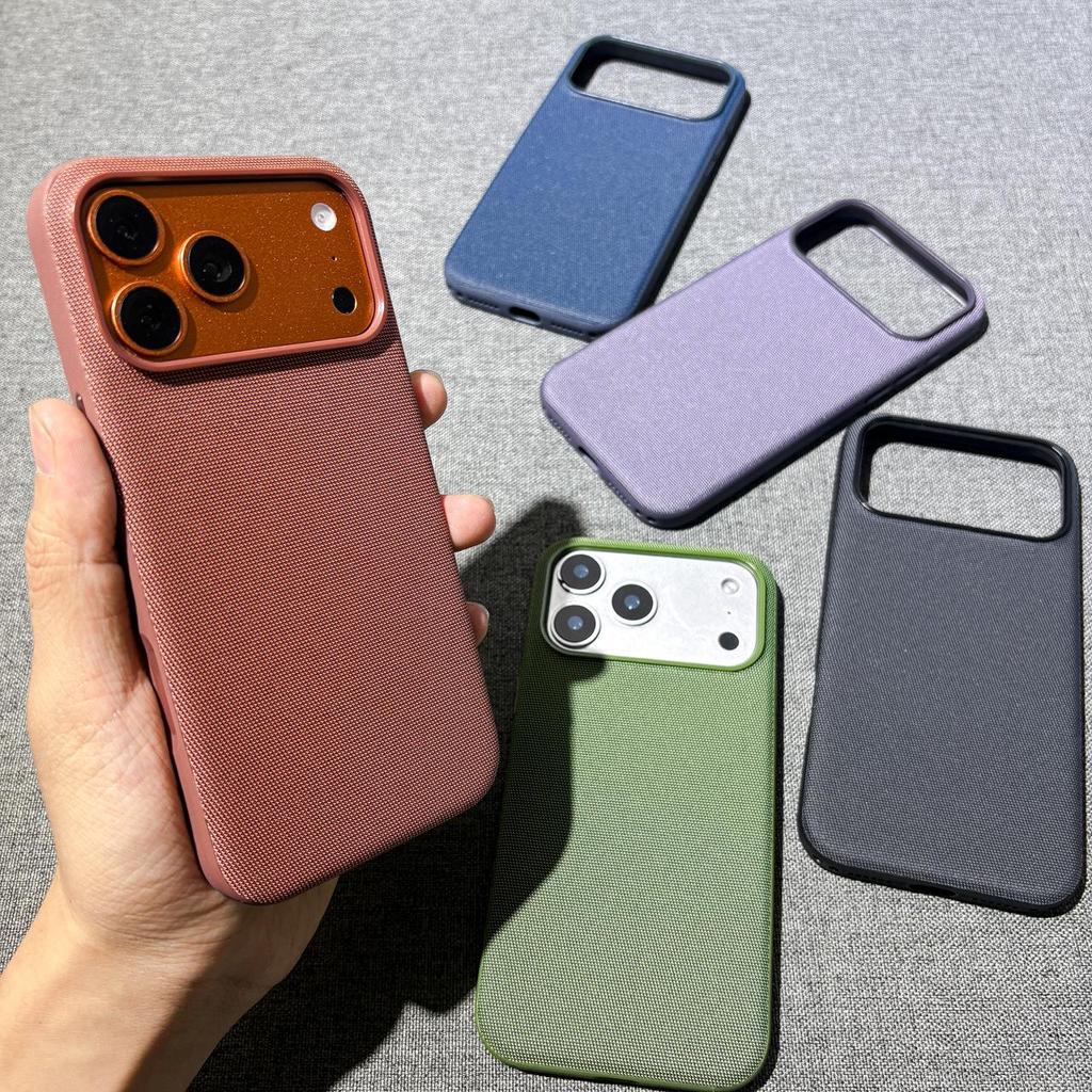 Магнитный чехол для iPhone 17 Pro Max с кнопкой AI и технологичной тканой отделкой - Официальный жесткий чехол Apple 16.