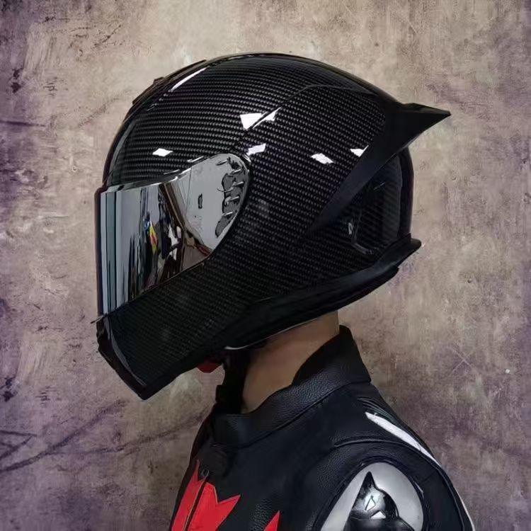 Мотоциклетный шлем для мужчин и женщин летом Гандам Bluetooth Личность Четыре сезона Хвост Мотоцикл Пара