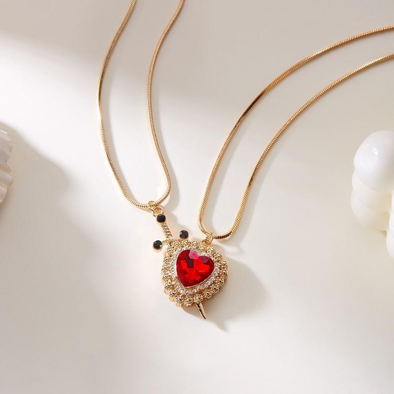 Vintage Metal Heart Sword Pendant Couple Necklace for Women Gothic Black Crystal Clavicle Chain Necklace Zircon Accessories