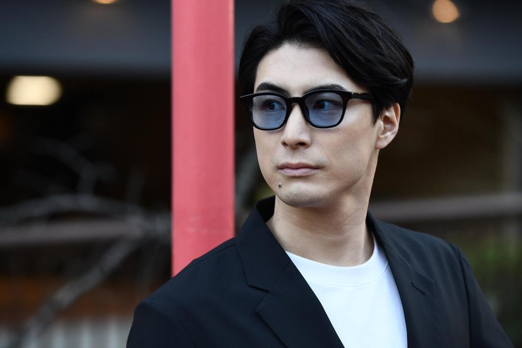 az Wellington Square Sunglasses Cuts Over of UV Rays Light Color Sunglasses [FaceTrick Label] 99.9% Clear/Blue AZ0101-93