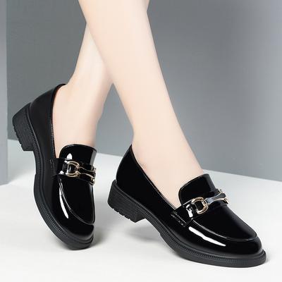 Весна Осень Новые Повседневные Туфли на Среднем Каблуке с Круглым Носком Мягкая Кожа Женские Туфли Британского Стиля С Толстой Подошвой Универсальные Удобные