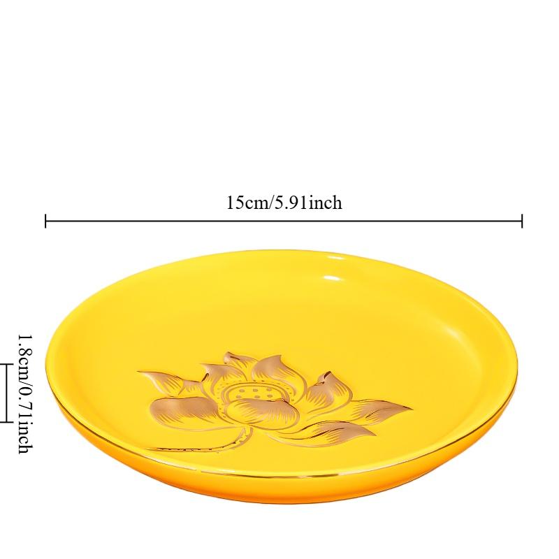 Подношение Будде фруктовой тарелки Поклонение богам дома, подношение Богу богатства с помощью керамических фруктовых тарелок Подношение Будде