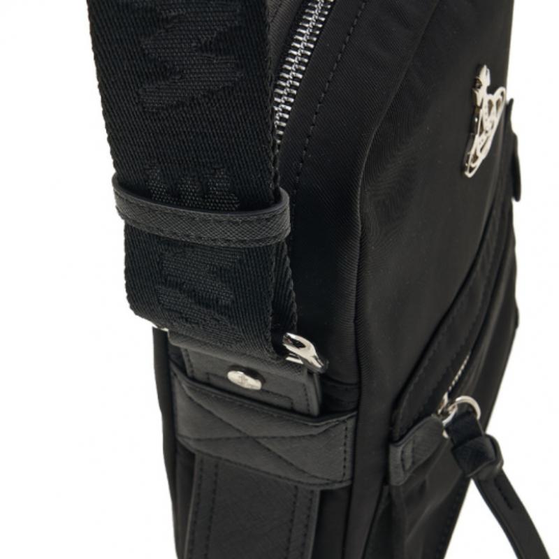 Vivienne WeStwood SS25 Men S jackSon Logo croSSbody Bag 4803000bu W001y N401