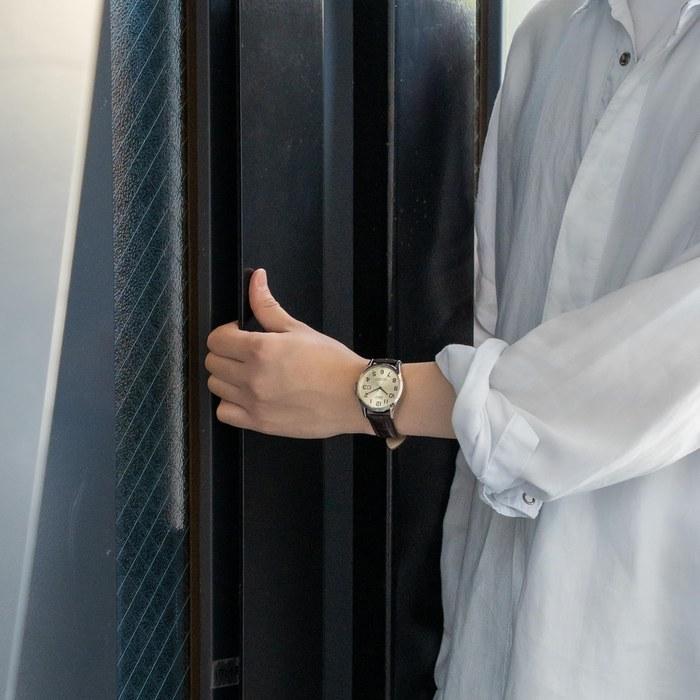 [Citizen Q&Q] Часы Аналоговые 10-летняя батарея Водонепроницаемые Дата Ремешок из синтетической кожи A23A-004PK Мужские Золотисто-коричневые