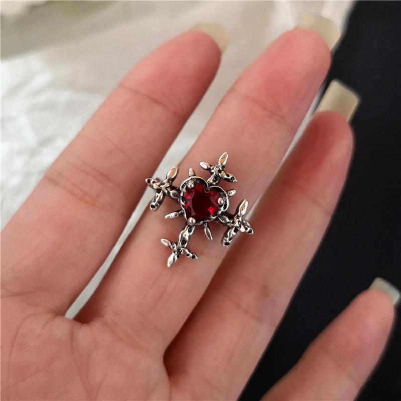 New Adjustable Opening Irregular Red Crystal Glass Heart Aesthetic Rings for Women Gothic Animal Spider Ring Creative Jewelry