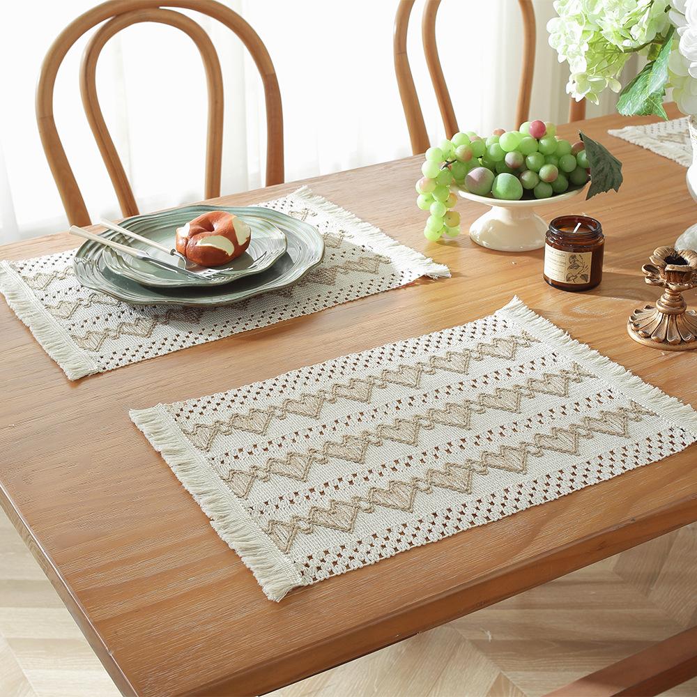 New cotton and linen rope placemat, festival placemat, woven color matching striped fringed bowl mat, spot.