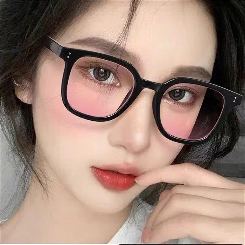 Sunglasses for Women Fashion Lovely Cute Square Gradient Sunglasses Black Frame Powder Blusher Glasses Female Eyewear