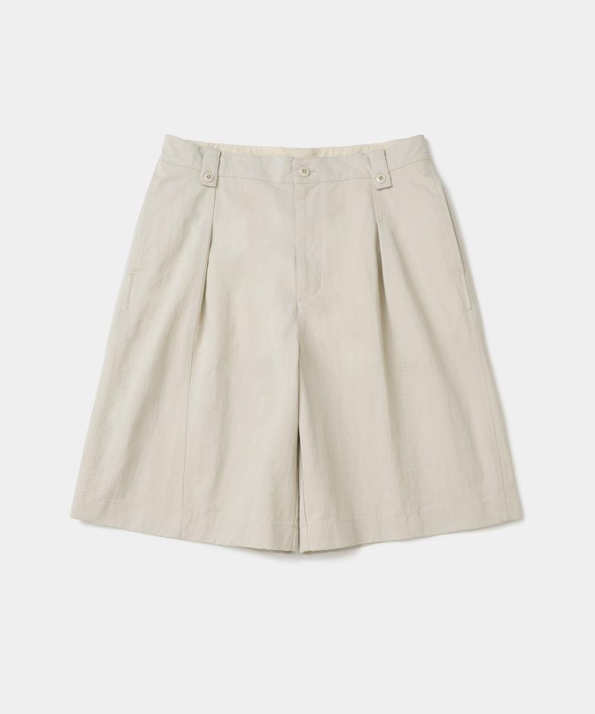 UNIFORM BRIDGE One Tuck Chino Shorts Beige
