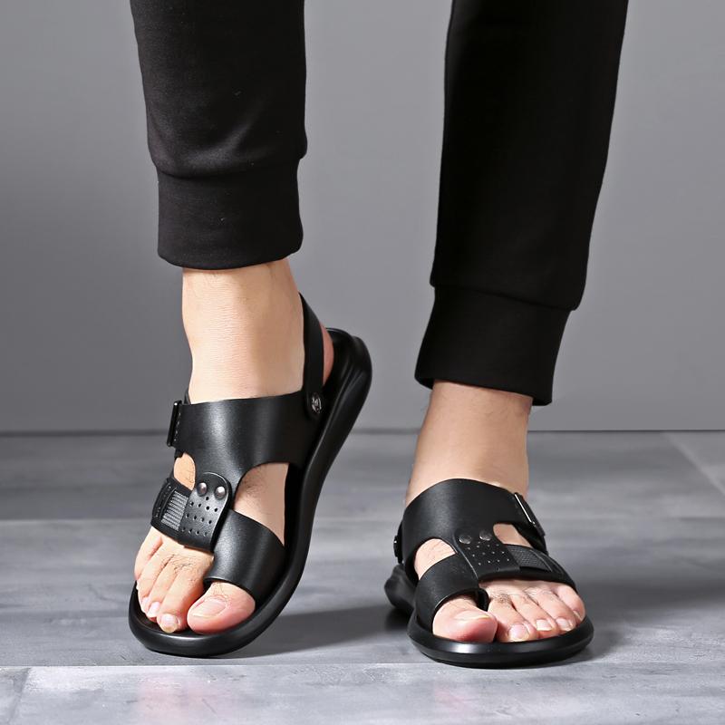 Модные летние мужские пляжные сандалии, кожаные нескользящие мужские тапочки, дышащие, двухразовые мужские сандалии с выемками 2024 года, крутые мужские тапочки