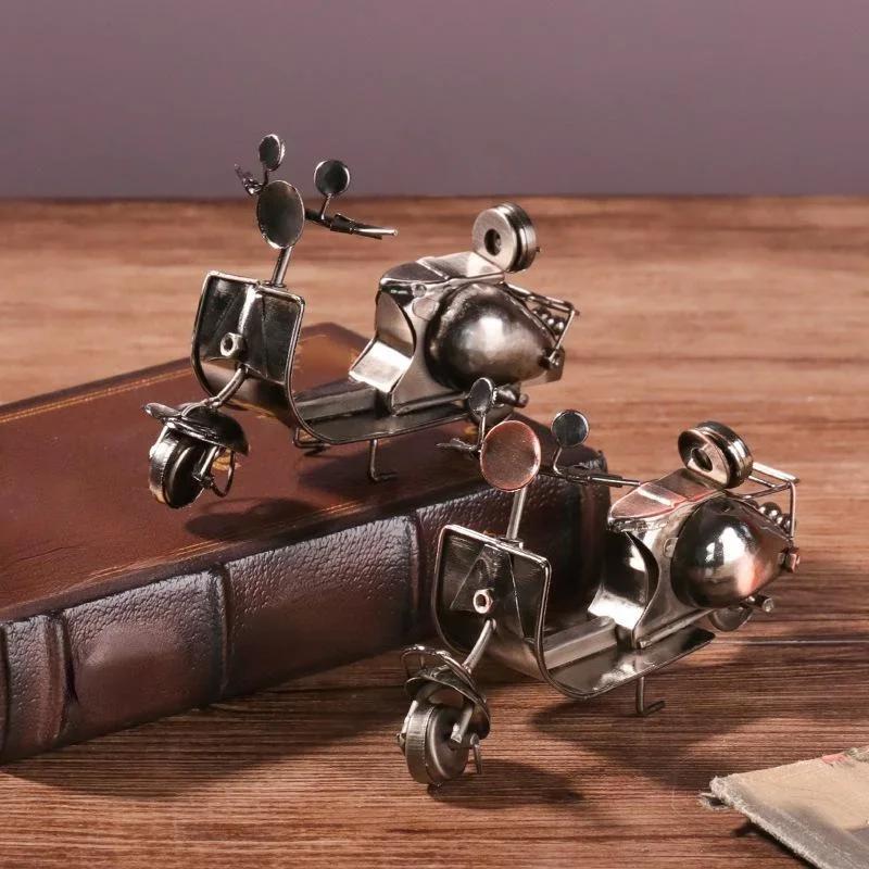 Handmade Iron Motorcycle Model Ornaments Retro Motor Figurine Iron Decoration Motorbike Prop Vintage Home Decor Shooting Props