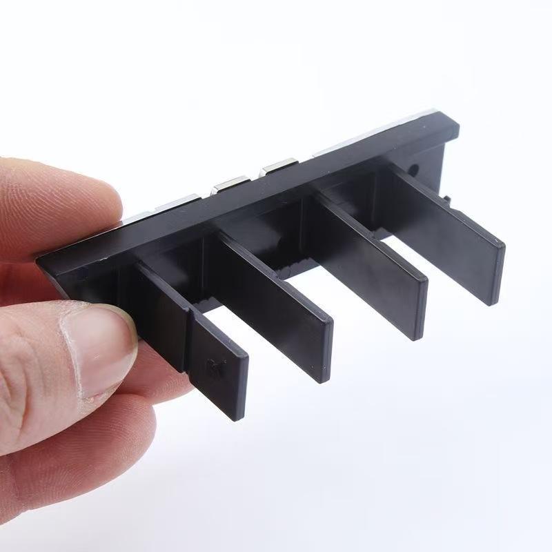 3D Car Front Grille Badge Emblem Buckle Car Styling Accessories For BMW M Logo M1 M2 M3 M4 M5 M6 M7 F48 E83 F39 F10 F30 G01 E84 xj9