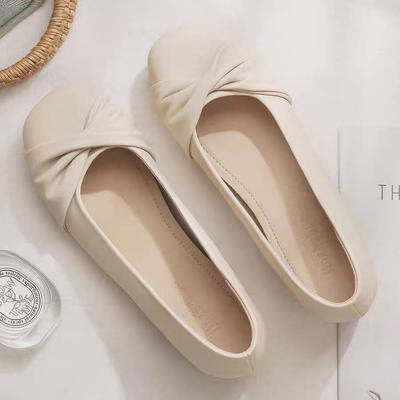 Новые вечерние туфли с цветами 2025 года, французские одинарные туфли для женщин с плоской подошвой для ленивых поездок на работу, увеличением высоты и юбкой