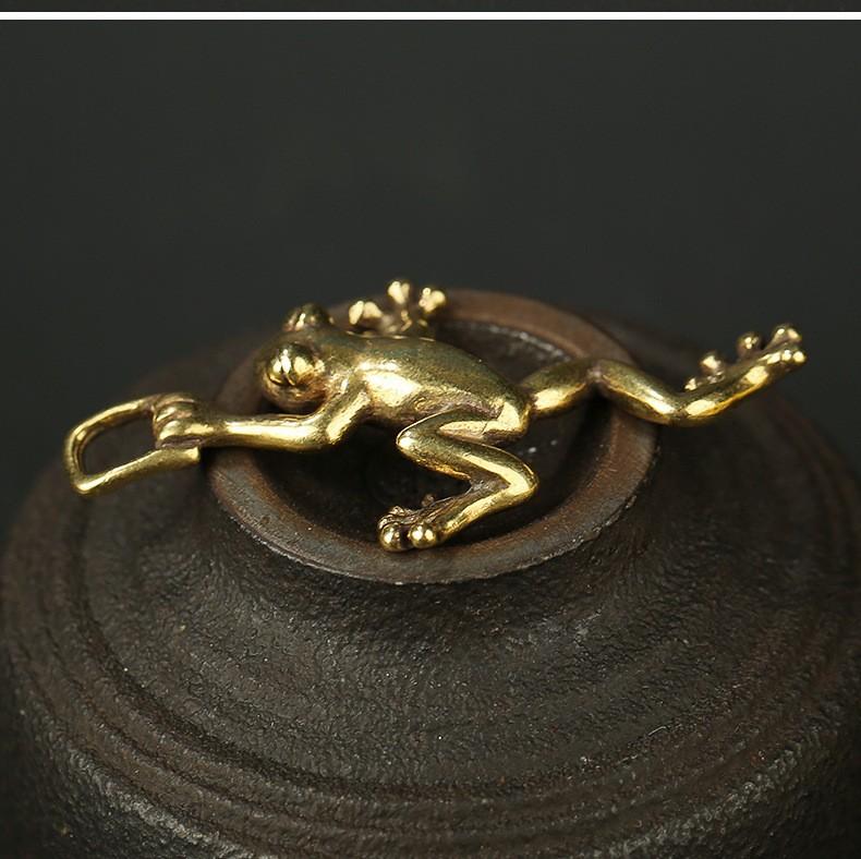 Metal Frog Keychain Pendant DIY Hardware Accessories for Crafting and Decoration Suitable for Various Creative Projects and Personal Use
