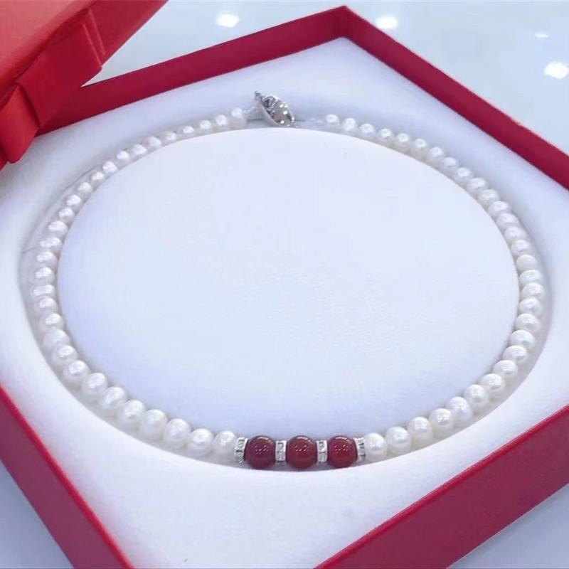 Подарок дня матери: Женское ожерелье-чокер на ключицу с подвеской из натурального жемчуга Сика и агата