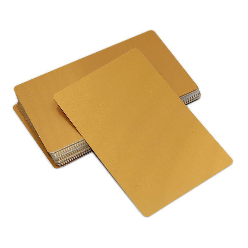 Лазерно-гравировальный станок для алюминиевых металлических визиток в синем, черном, золотом и красном цветах