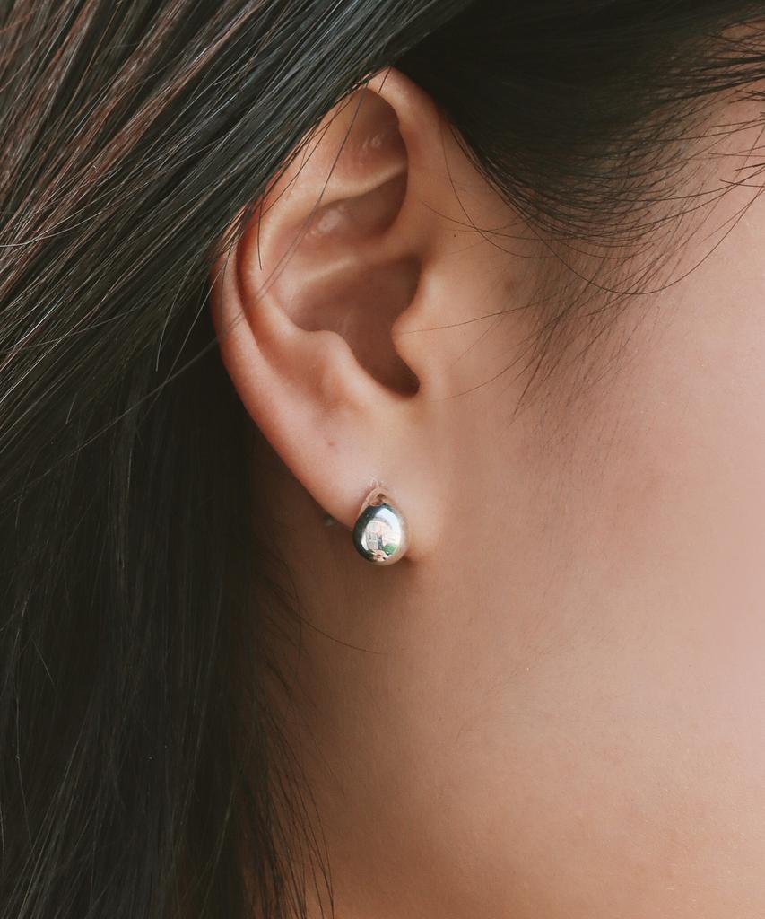 Серебряные серьги-гвоздики Smgt Silver925 в форме капли