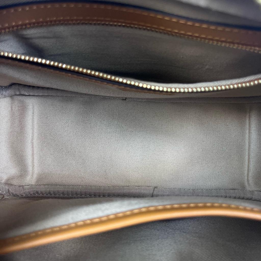 [Pre-Owned] Visetos Classic Canvas Camera Bag - Very Good #13UWE56
