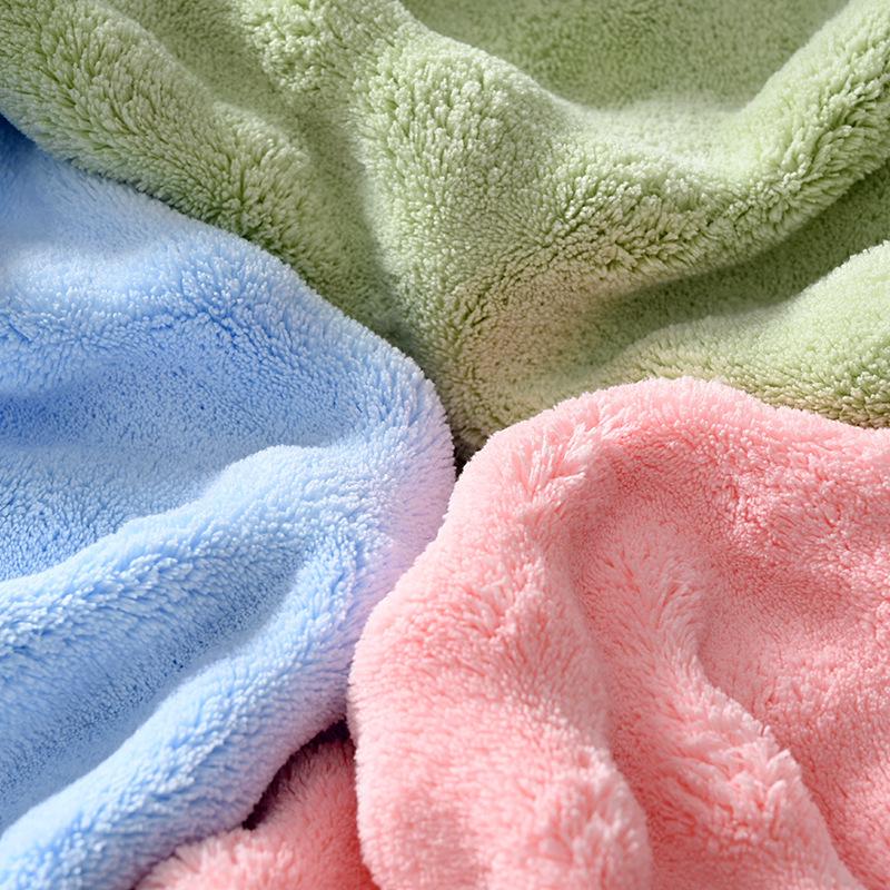 Набор для ванной из кораллового флиса: Впитывающее полотенце без ворса и быстросохнущая шапочка для волос.