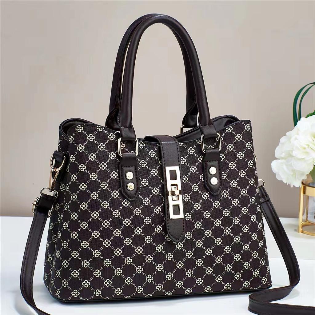 Women's Bag Fashion Handbag Casual Simple Shoulder Bag New Crossbody Bag Color Large Capacity Mother Bag