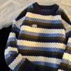 Мужской ретро свитер с радужными полосками и толстым круглым вырезом - Осень/Зима