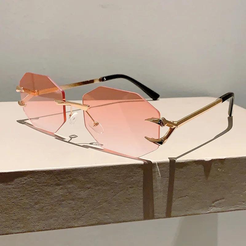 Высококачественные Ретро Высококлассные Дизайнерский Стиль Дерзкие Панк Модные Без Оправы Сплав Металл Женские Для Оба Пола Солнцезащитные Очки